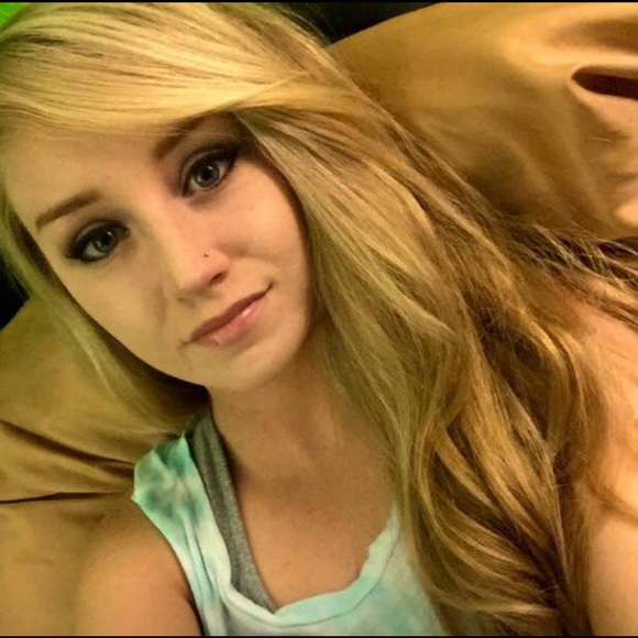 Meet your Posher, Madison - Picture 1 of 1